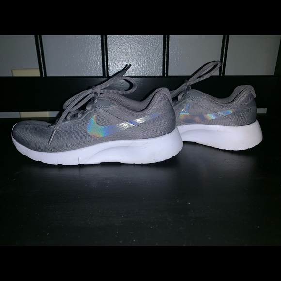 nike youth running shoes
